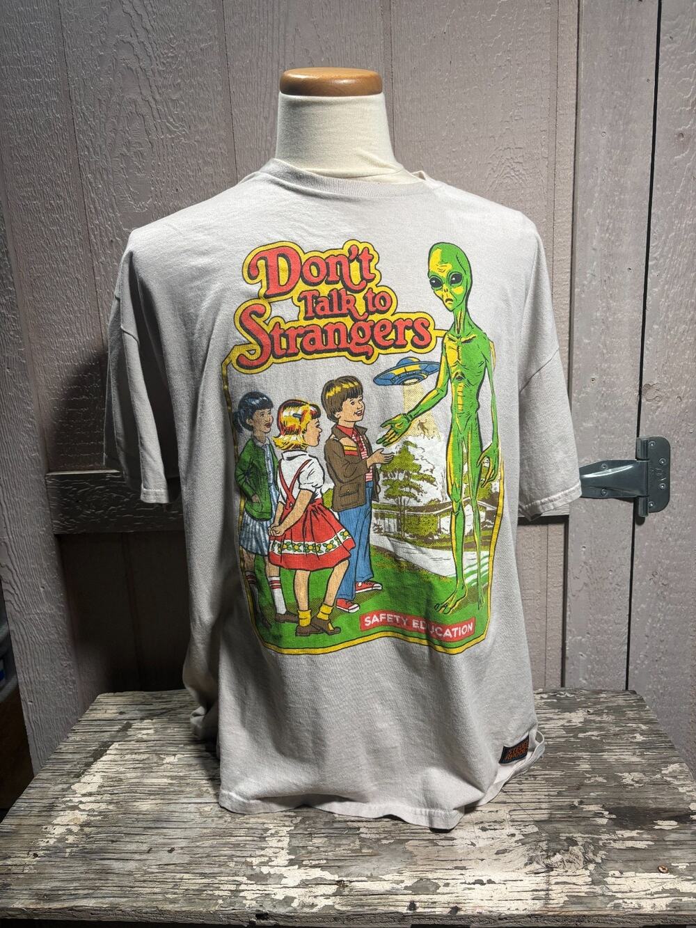 Steve Rhodes Dont Talk to Strangers Cream T-Shirt Size 2XL vintage alien XXL UFO